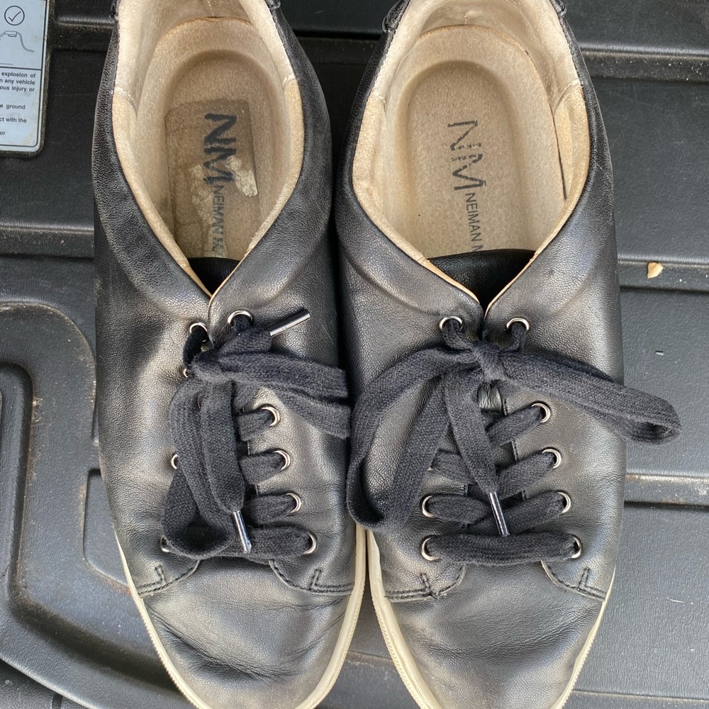 Neiman Marcus Black Sneakers Casual Lace-Up